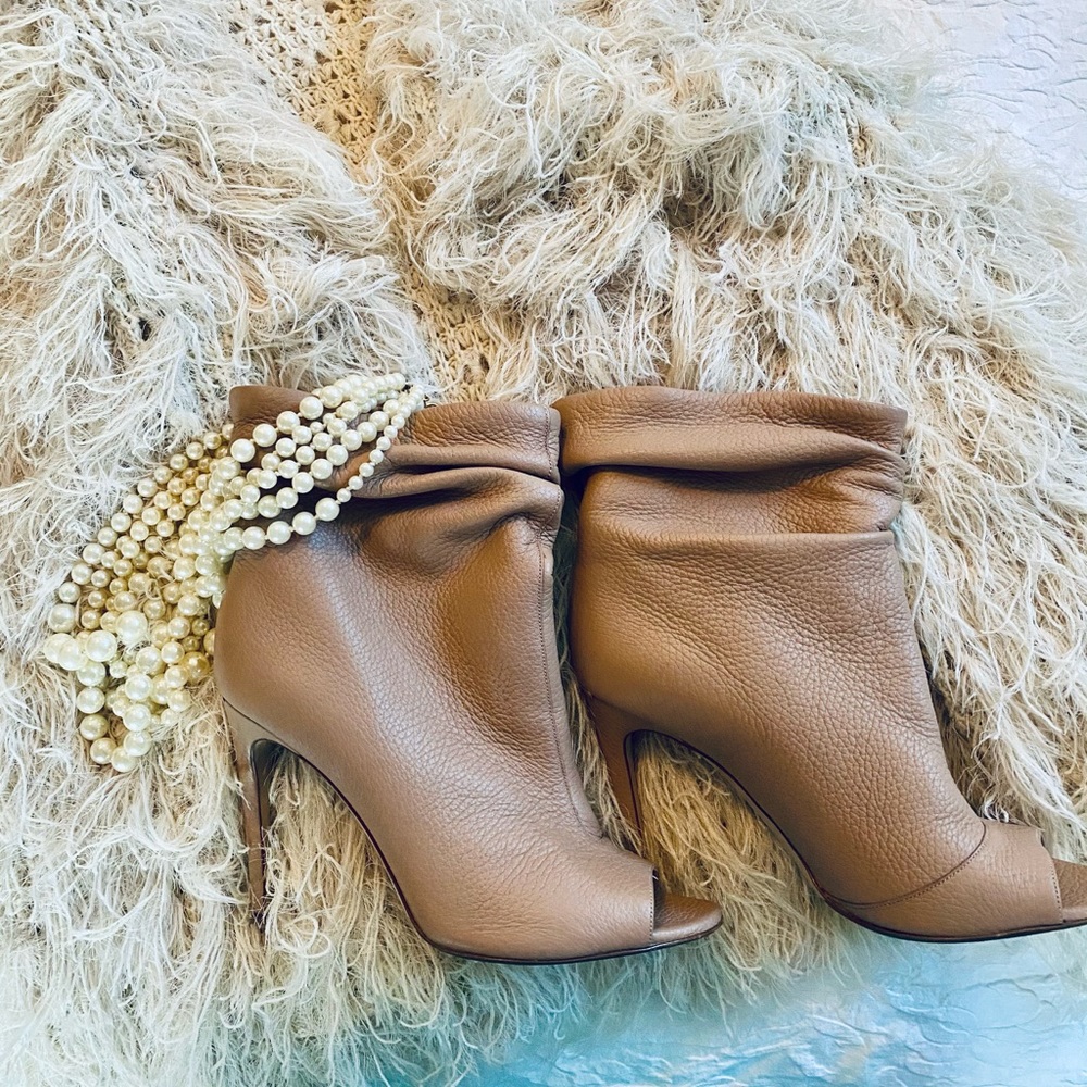 GORGEOUS Burberry Peep Toe Booties